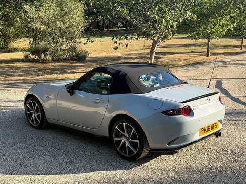Mazda MX-5 2.0 SKYACTIV-G Sport Recaro Convertible 2dr Petrol Manual Euro 6 (160 ps) - U10004391