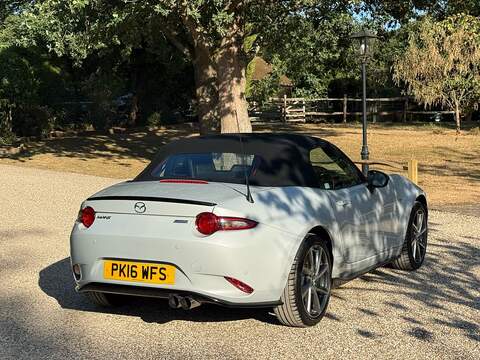Mazda MX-5 2.0 SKYACTIV-G Sport Recaro Convertible 2dr Petrol Manual Euro 6 (160 ps) - U10004391