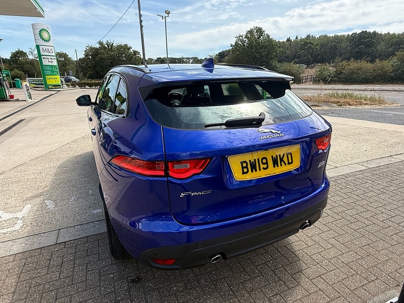 Jaguar F-PACE 2.0 P250i R-Sport SUV 5dr Petrol Auto AWD Euro 6 (s/s) (250 ps) - U10004392