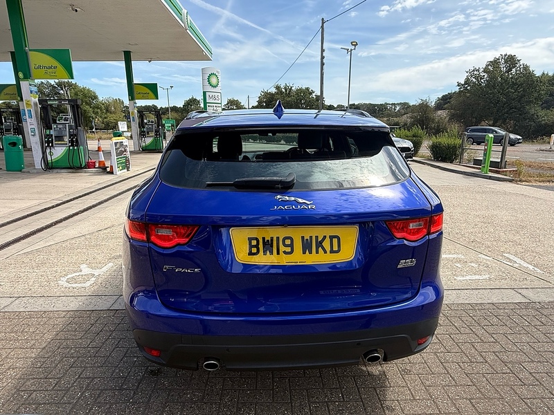 Jaguar F-PACE 2.0 P250i R-Sport SUV 5dr Petrol Auto AWD Euro 6 (s/s) (250 ps) - U10004392