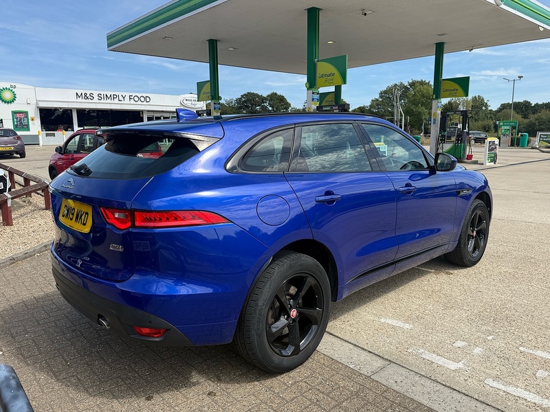 Jaguar F-PACE 2.0 P250i R-Sport SUV 5dr Petrol Auto AWD Euro 6 (s/s) (250 ps) - U10004392
