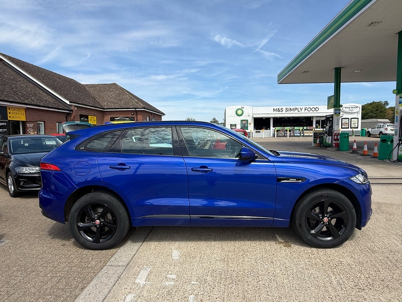 Jaguar F-PACE 2.0 P250i R-Sport SUV 5dr Petrol Auto AWD Euro 6 (s/s) (250 ps) - U10004392