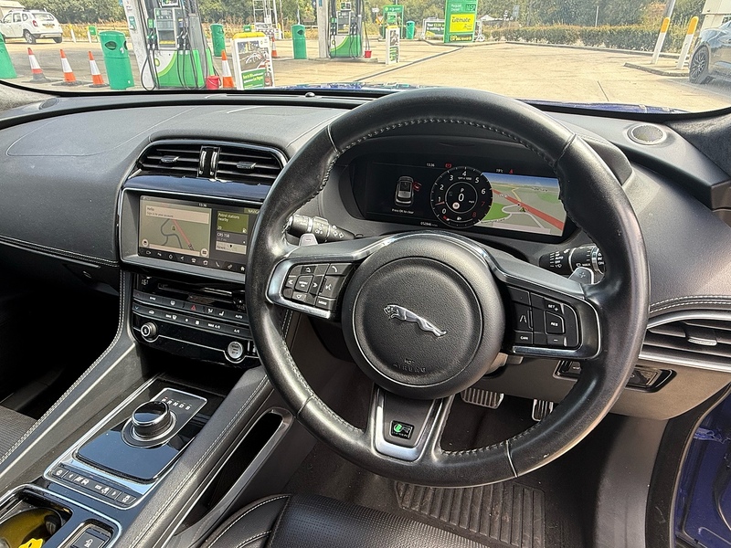 Jaguar F-PACE 2.0 P250i R-Sport SUV 5dr Petrol Auto AWD Euro 6 (s/s) (250 ps) - U10004392
