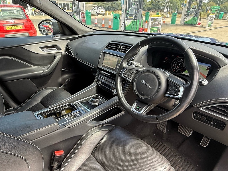 Jaguar F-PACE 2.0 P250i R-Sport SUV 5dr Petrol Auto AWD Euro 6 (s/s) (250 ps) - U10004392