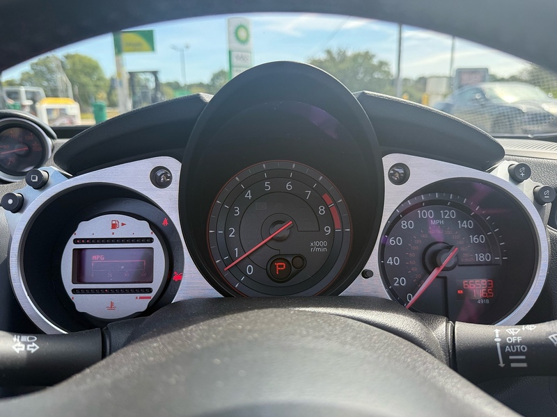 Nissan 370 Z 3.7 V6 GT Convertible 2dr Petrol Auto Euro 5 (328 ps) - U10004393