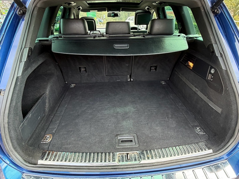 Volkswagen Touareg TDI V6 BlueMotion Tech R-Line SUV 3.0 Automatic Diesel - U10004400
