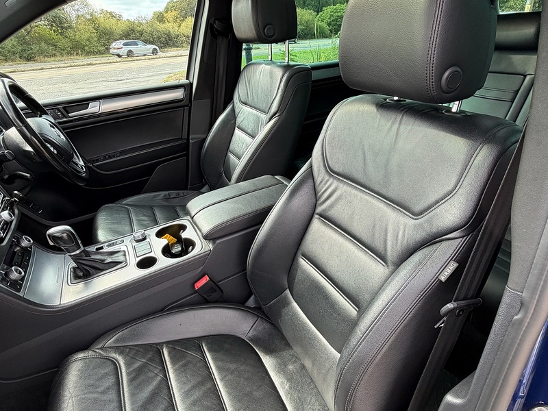 Volkswagen Touareg TDI V6 BlueMotion Tech R-Line SUV 3.0 Automatic Diesel - U10004400