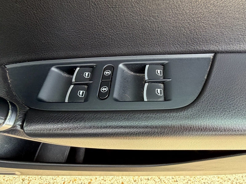 Volkswagen Touareg TDI V6 BlueMotion Tech R-Line SUV 3.0 Automatic Diesel - U10004400