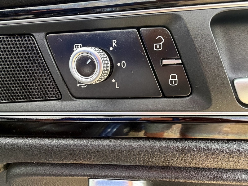 Volkswagen Touareg TDI V6 BlueMotion Tech R-Line SUV 3.0 Automatic Diesel - U10004400