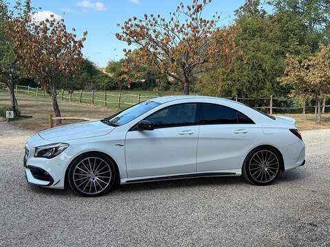 Mercedes-Benz CLA CLA45 AMG Saloon 2.0 Automatic Petrol - U10004403