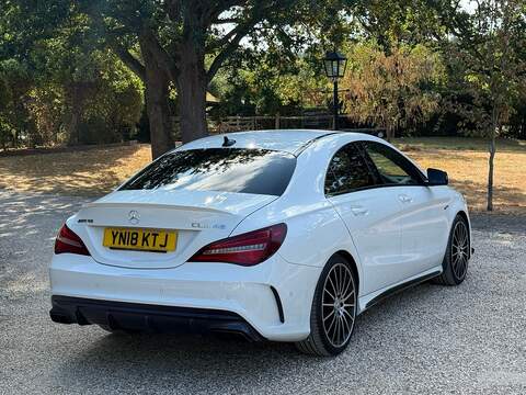 Mercedes-Benz CLA CLA45 AMG Saloon 2.0 Automatic Petrol - U10004403