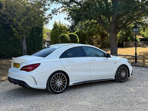 Mercedes-Benz CLA CLA45 AMG Saloon 2.0 Automatic Petrol - U10004403