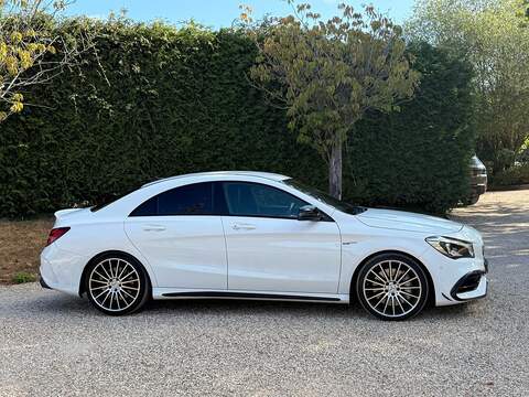 Mercedes-Benz CLA CLA45 AMG Saloon 2.0 Automatic Petrol - U10004403