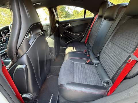 Mercedes-Benz CLA CLA45 AMG Saloon 2.0 Automatic Petrol - U10004403