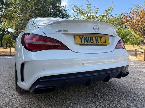 Mercedes-Benz CLA CLA45 AMG Saloon 2.0 Automatic Petrol - U10004403