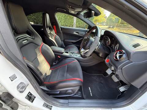 Mercedes-Benz CLA CLA45 AMG Saloon 2.0 Automatic Petrol - U10004403
