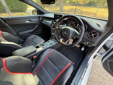 Mercedes-Benz CLA CLA45 AMG Saloon 2.0 Automatic Petrol - U10004403