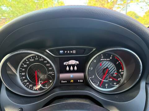Mercedes-Benz CLA CLA45 AMG Saloon 2.0 Automatic Petrol - U10004403