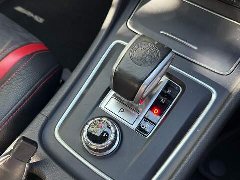 Mercedes-Benz CLA CLA45 AMG Saloon 2.0 Automatic Petrol - U10004403