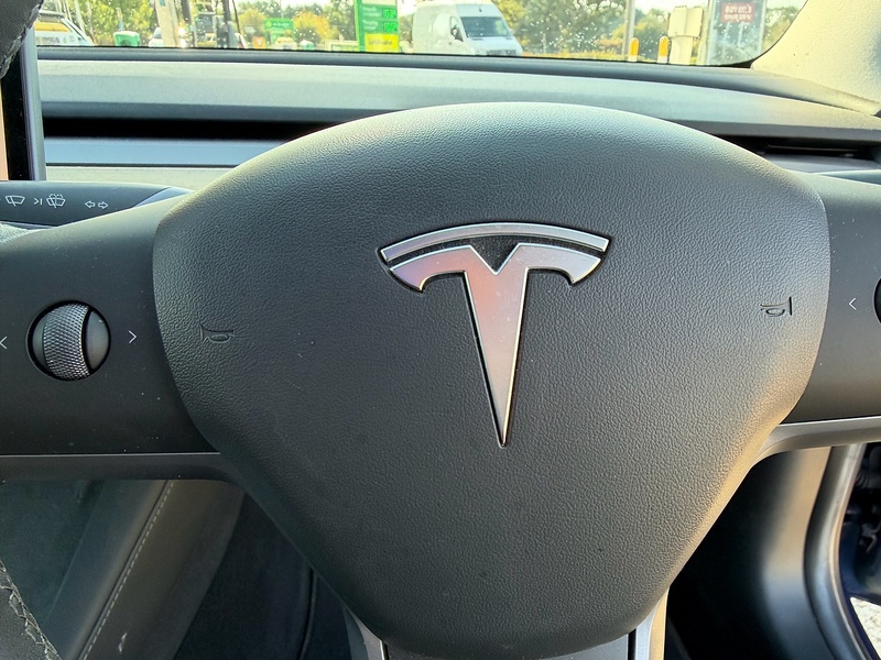 Tesla Model 3 (Dual Motor) Performance Saloon 4dr Electric Auto 4WDE (Performance Upgrade) (449 bhp) - U10004406