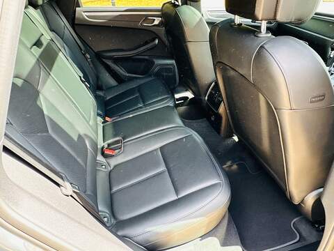 Porsche Macan Macan SUV 1 Automatic Petrol - U10004417