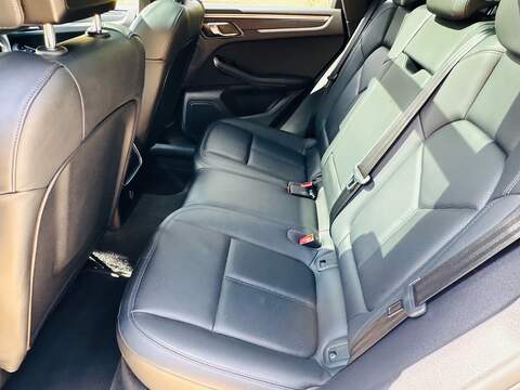 Porsche Macan Macan SUV 1 Automatic Petrol - U10004417