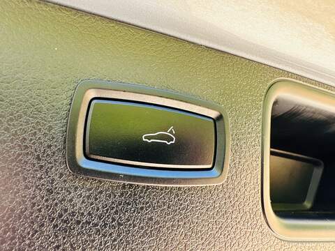 Porsche Macan Macan SUV 1 Automatic Petrol - U10004417