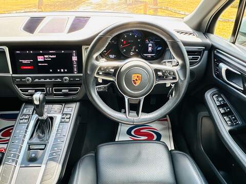 Porsche Macan Macan SUV 1 Automatic Petrol - U10004417