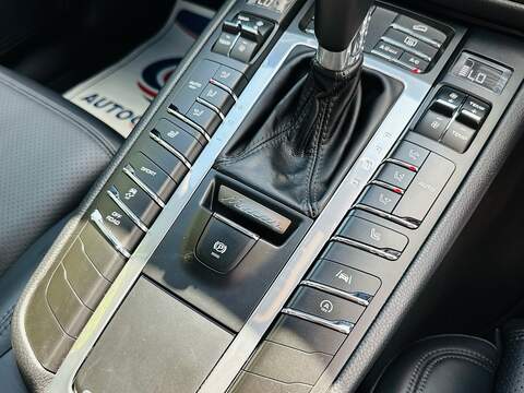 Porsche Macan Macan SUV 1 Automatic Petrol - U10004417