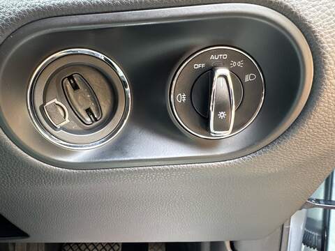 Porsche Macan Macan SUV 1 Automatic Petrol - U10004417