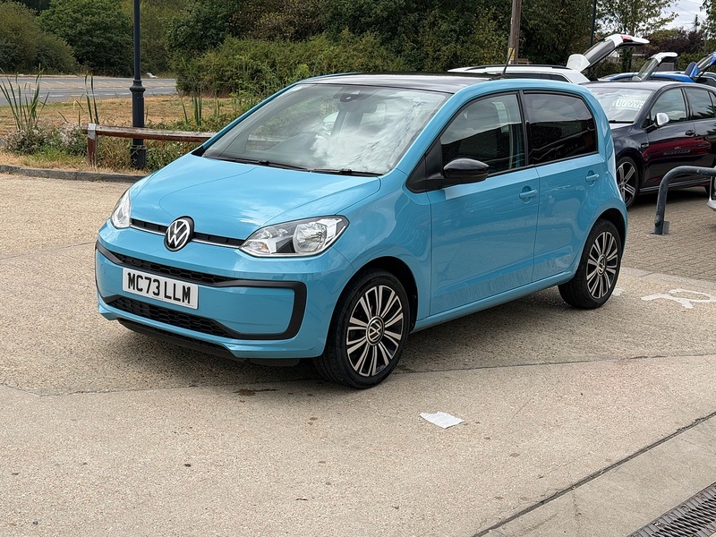 Volkswagen up! 1.0 Black Edition Hatchback 5dr Petrol Manual Euro 6 (s/s) (65 ps) - U10004421