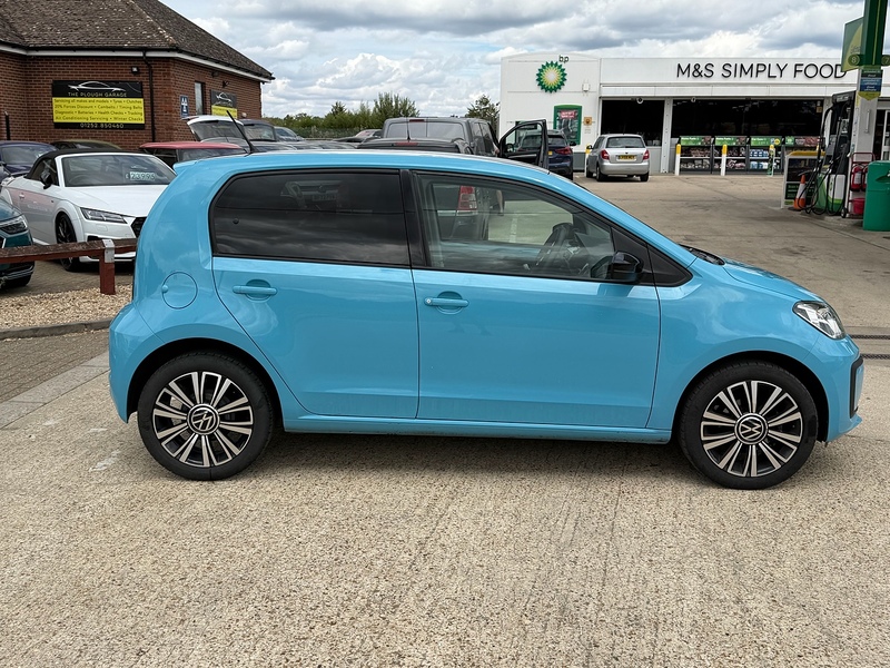 Volkswagen up! 1.0 Black Edition Hatchback 5dr Petrol Manual Euro 6 (s/s) (65 ps) - U10004421