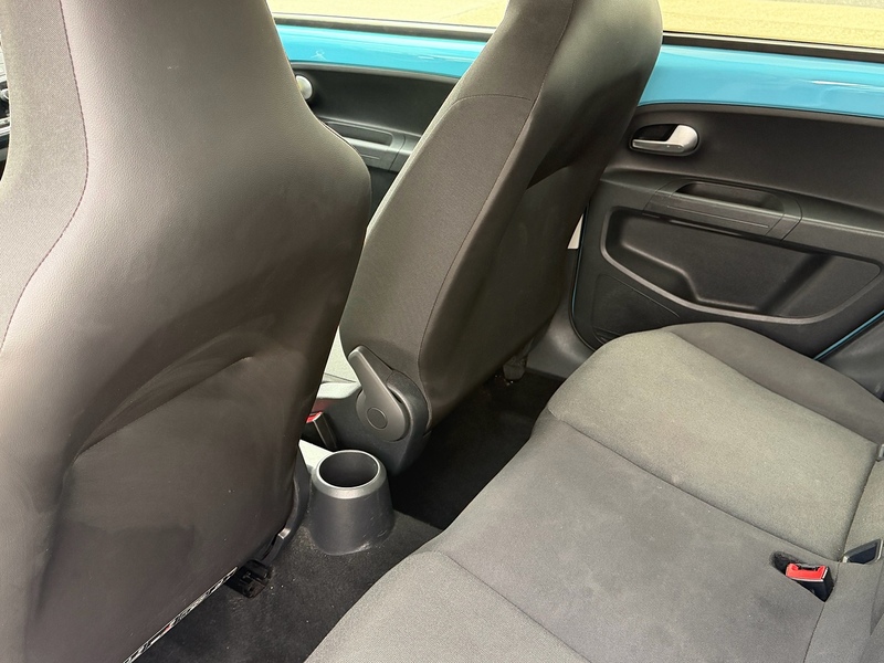 Volkswagen up! 1.0 Black Edition Hatchback 5dr Petrol Manual Euro 6 (s/s) (65 ps) - U10004421