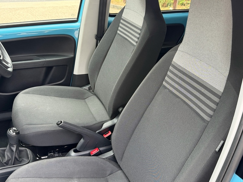 Volkswagen up! 1.0 Black Edition Hatchback 5dr Petrol Manual Euro 6 (s/s) (65 ps) - U10004421