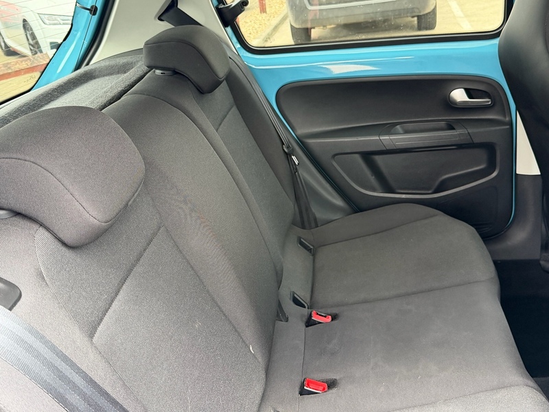 Volkswagen up! 1.0 Black Edition Hatchback 5dr Petrol Manual Euro 6 (s/s) (65 ps) - U10004421