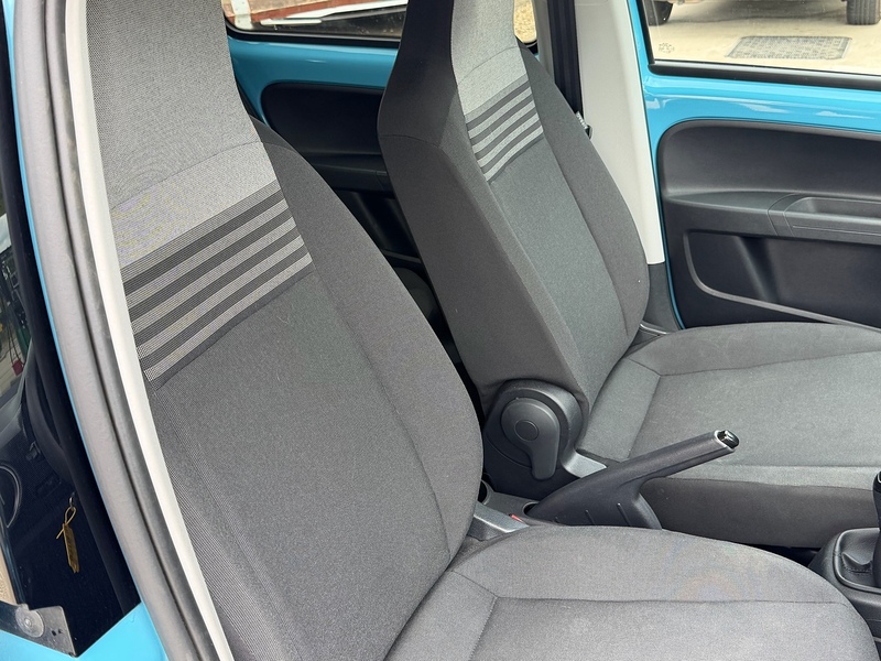 Volkswagen up! 1.0 Black Edition Hatchback 5dr Petrol Manual Euro 6 (s/s) (65 ps) - U10004421