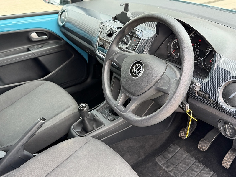 Volkswagen up! 1.0 Black Edition Hatchback 5dr Petrol Manual Euro 6 (s/s) (65 ps) - U10004421