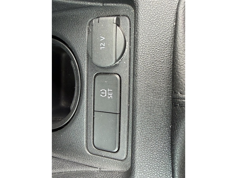 Volkswagen up! 1.0 Black Edition Hatchback 5dr Petrol Manual Euro 6 (s/s) (65 ps) - U10004421
