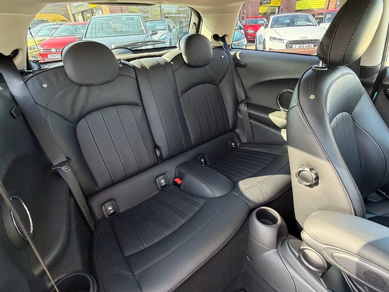 MINI Hatch Hatch Cooper S Exclusive Hatchback 1 Manual Petrol - U10004423