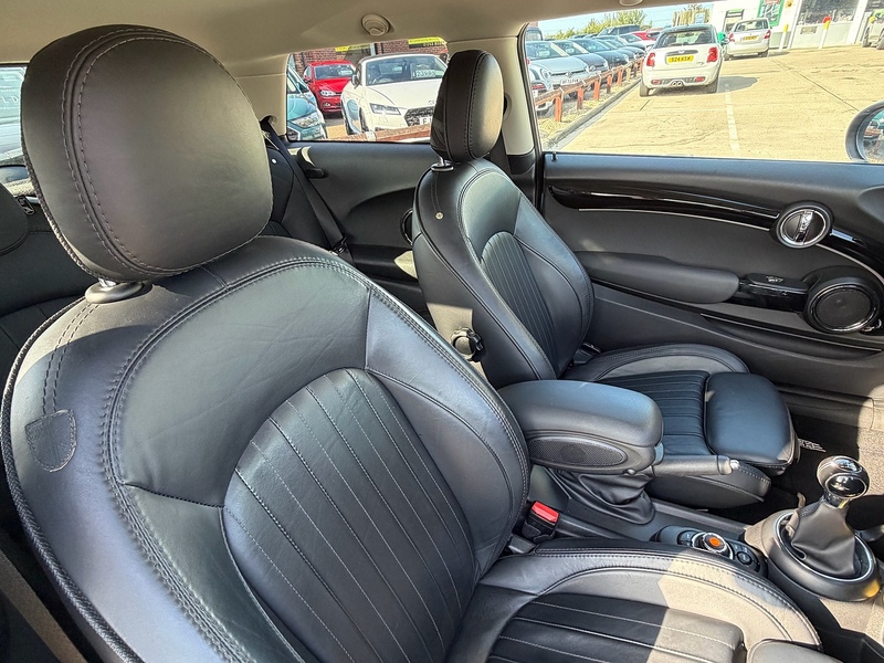 MINI Hatch Hatch Cooper S Exclusive Hatchback 1 Manual Petrol - U10004423