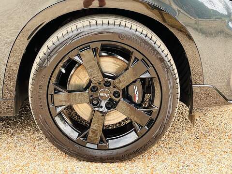 MINI Countryman Countryman Sport SUV 1 Automatic Petrol Hybrid - U10004424
