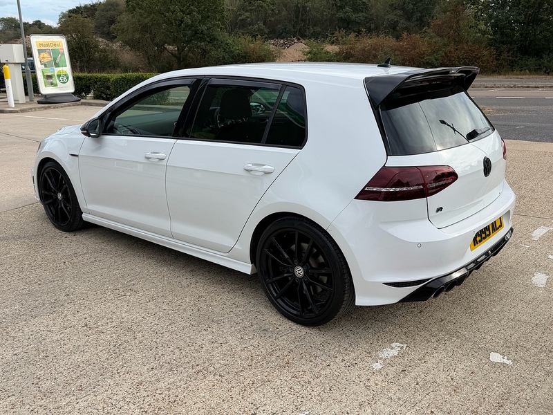 Volkswagen Golf 2.0 TSI BlueMotion Tech R Hatchback 5dr Petrol Manual 4Motion Euro 6 (s/s) (300 ps) - U10004428