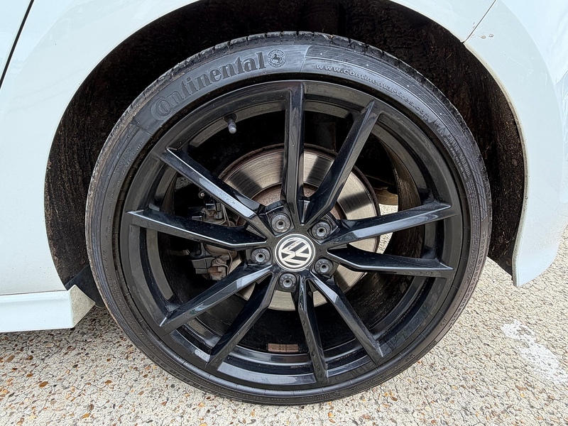 Volkswagen Golf 2.0 TSI BlueMotion Tech R Hatchback 5dr Petrol Manual 4Motion Euro 6 (s/s) (300 ps) - U10004428