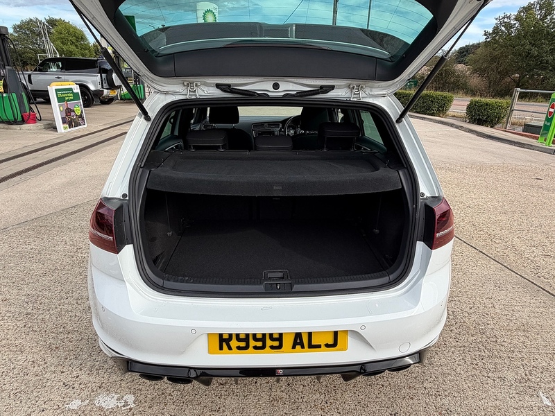 Volkswagen Golf 2.0 TSI BlueMotion Tech R Hatchback 5dr Petrol Manual 4Motion Euro 6 (s/s) (300 ps) - U10004428