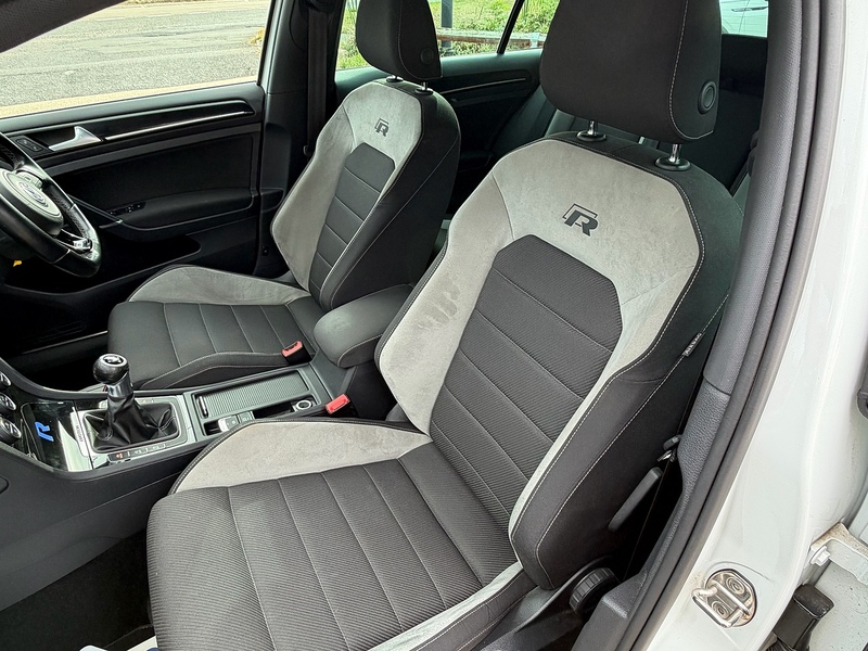 Volkswagen Golf 2.0 TSI BlueMotion Tech R Hatchback 5dr Petrol Manual 4Motion Euro 6 (s/s) (300 ps) - U10004428