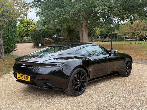 Aston Martin DB11 4.0 V8 Coupe 2dr Petrol Auto Euro 6 (s/s) (510 ps) - U10004434