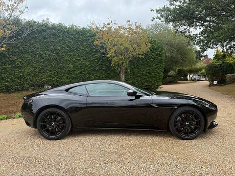 Aston Martin DB11 4.0 V8 Coupe 2dr Petrol Auto Euro 6 (s/s) (510 ps) - U10004434