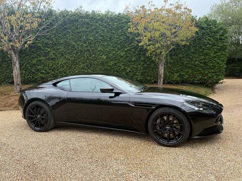 Aston Martin DB11 4.0 V8 Coupe 2dr Petrol Auto Euro 6 (s/s) (510 ps) - U10004434