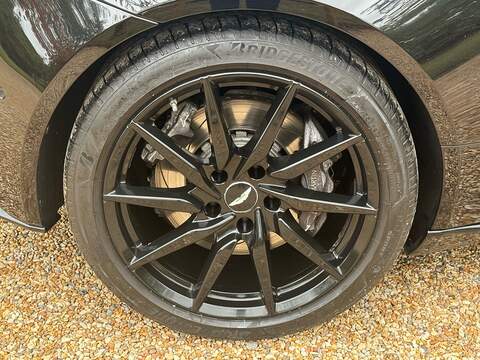 Aston Martin DB11 4.0 V8 Coupe 2dr Petrol Auto Euro 6 (s/s) (510 ps) - U10004434