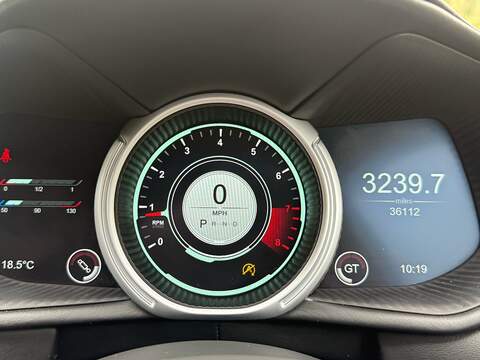 Aston Martin DB11 4.0 V8 Coupe 2dr Petrol Auto Euro 6 (s/s) (510 ps) - U10004434